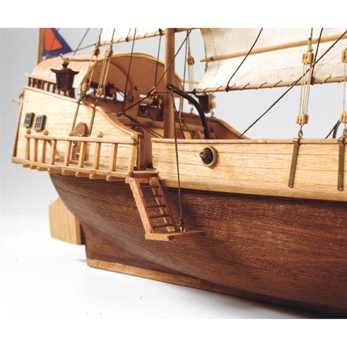 Le Bateau Japonais – La Maquette en Bois